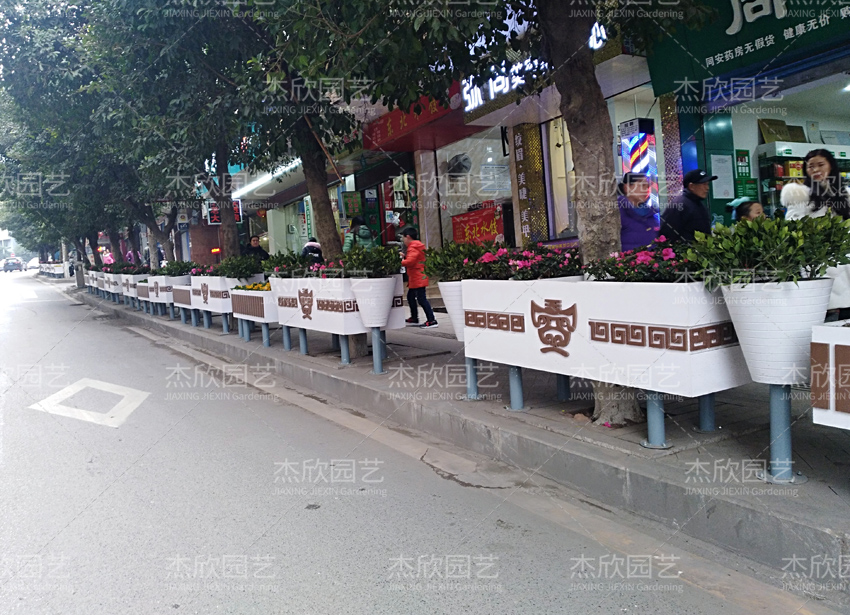 室外花箱道路護(hù)欄，大家一致的選擇！